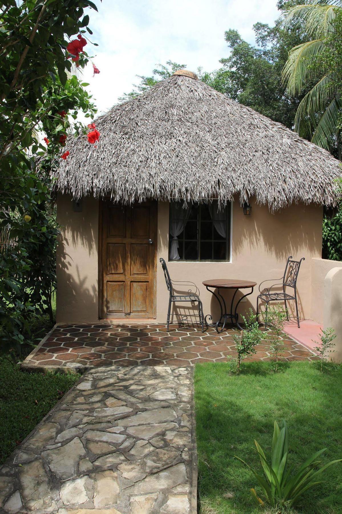 Hotel Mariposa León Exterior foto